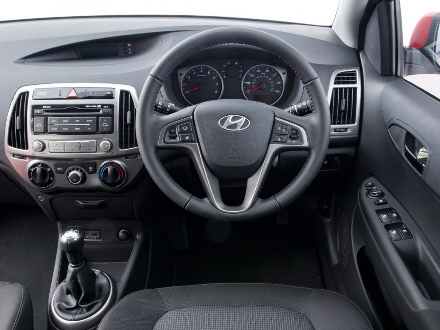  Hyundai i20 2012 года  (UK) (фото 2 из 7)